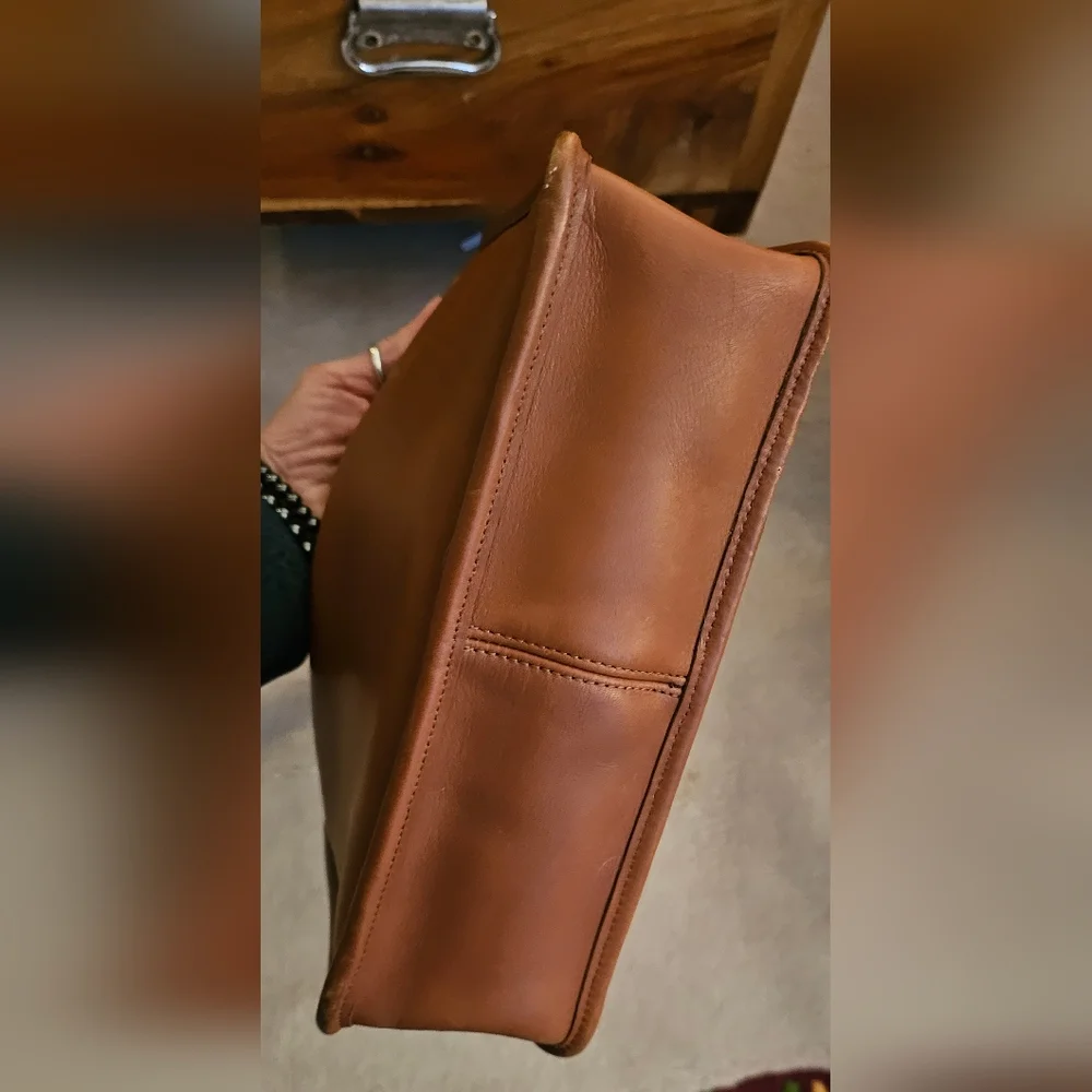 Coach The Original Willis Bag W/Original Detachable Strap, Brass Hardware - Picture 11 of 16